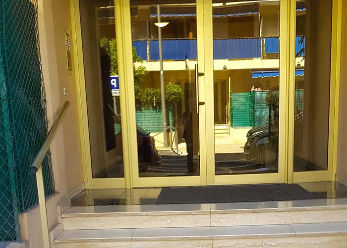 Golfe Juan Garage Proche * فالوريس